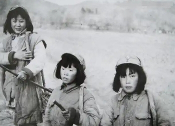 1937年，一个女红军来到了永昌城北边的赵家庄村，一户村民热情地接待了她。她正吃