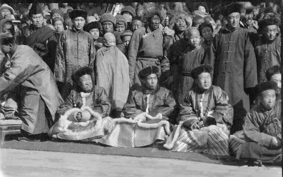 1840至1912，晚清那么烂为啥还能坚持72年？
晚清这艘破船能漂72年，全靠