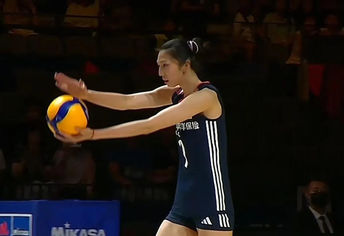 女排世联赛，
中国女排大比分1：3不敌波兰女排，
四局比分为22：25，25：2