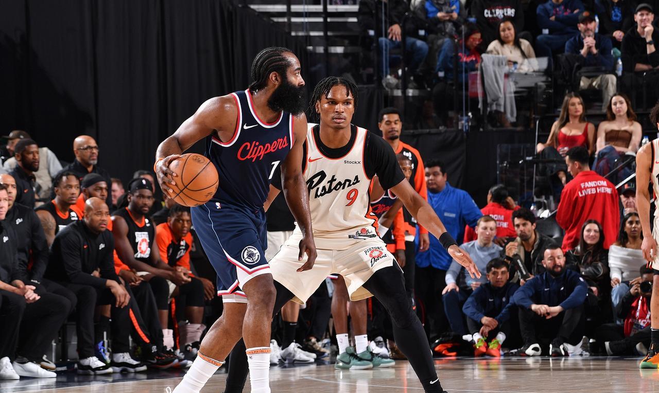 哈登：我也累，但是我想赛季打完再休息！
今日NBA常规赛，快船123-115赢下