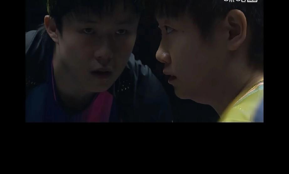 嗯，久违了 又是幸福的一天[耶]
有人说他说的是:我和莎
也有说的是:我和她
不