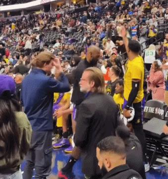 湖人用一场非“湖人试”的胜利，宣告现在的湖人已经涅槃重生了！
1，东契奇，湖人未