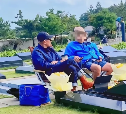 具俊晔可真是痴情，大s都离世差不多一年了，具俊晔还时常被拍到在大S的墓前，独自一