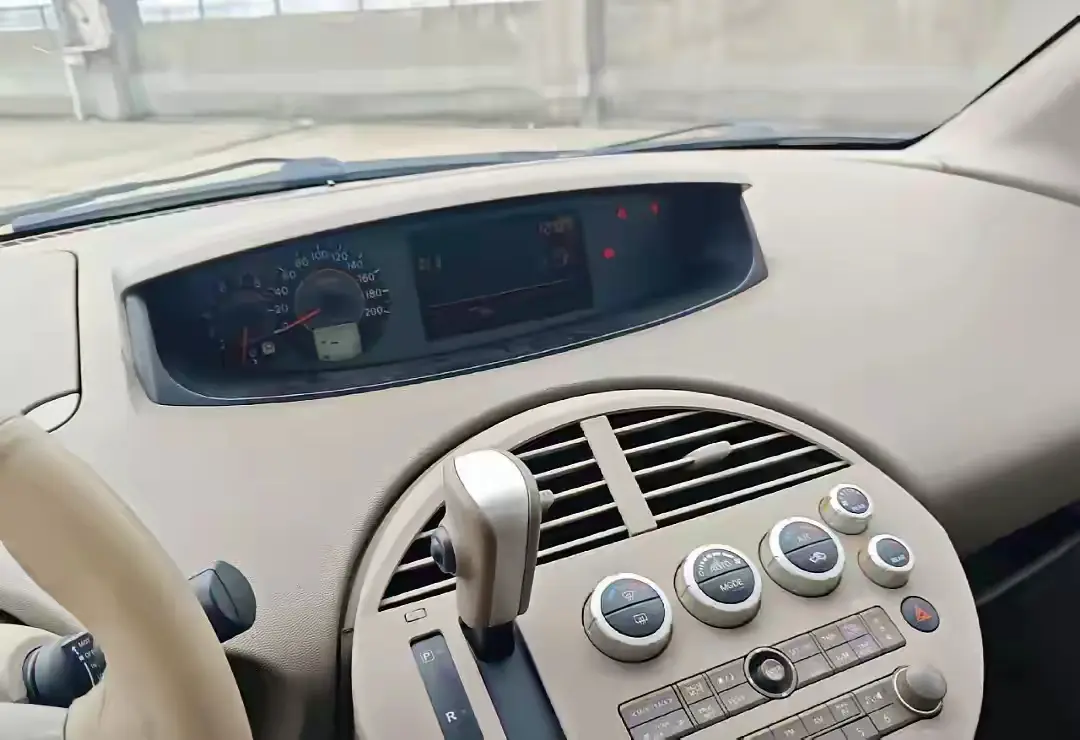 一台老车，通过中控台，有多少人知道是什么车？
