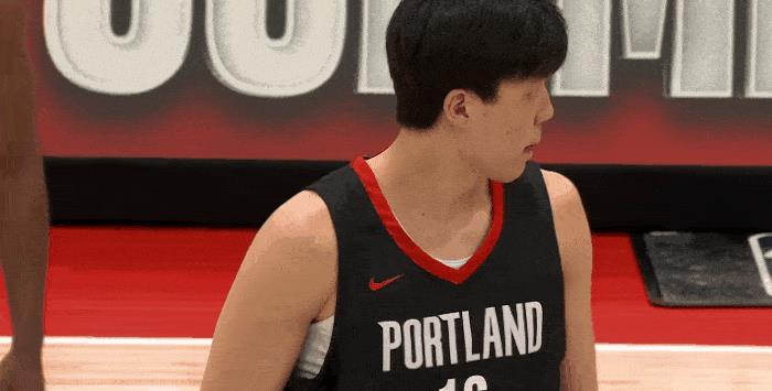 夏季联赛座无虚席，这是什么人气！7月16日NBA夏联开拓者对阵鹈鹕，杨瀚森首发登