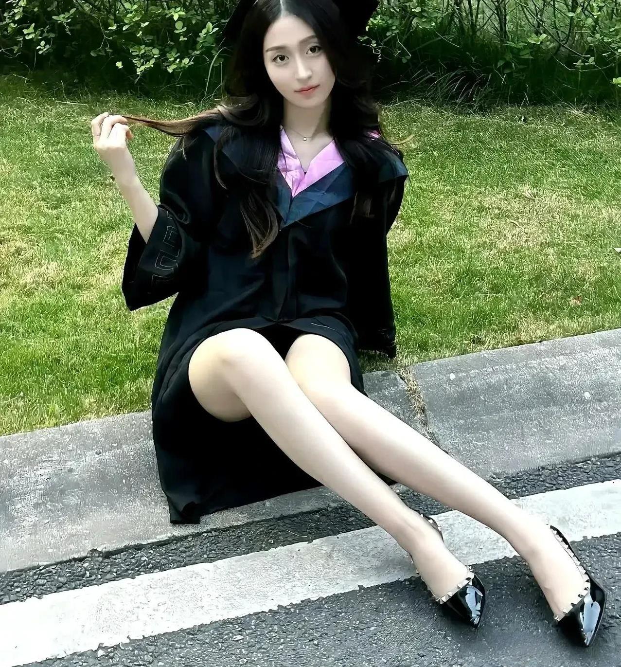 #美女究竟能有多美#
毕业了