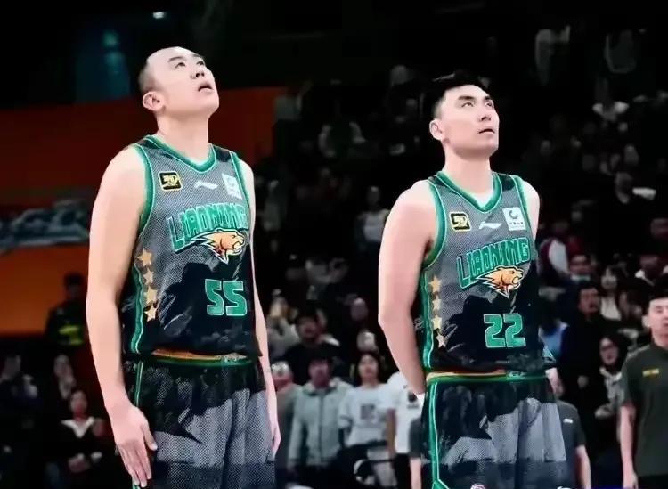 CBA全明星赛四大亮点：
  1. 巩晓彬评张镇麟：进攻手段单一，缺乏背打能力。