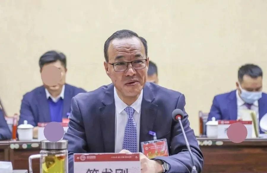 又一名官员下课。[吃瓜群众]牢记伸手必被捉！