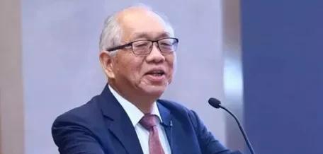 主持人问丘成桐，清华大学要邀请您到数学科学中心的话，他们得花多少钱，才能把您邀请