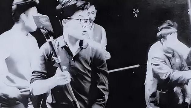 1983年严打，邓公批评公安部长：你们这个文件解决不了问题！