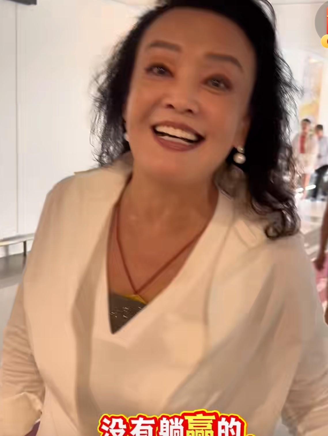 这就是婆媳一条心啊！看看张兰为了支持马筱梅，亲自录制视频解释人为什么不能躺下，说