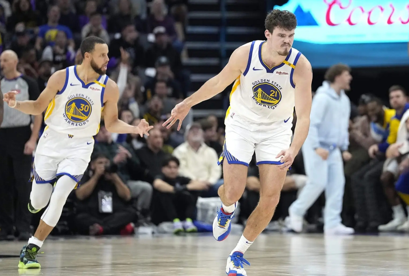 勇士高管：波斯特有能力成为联盟首发，他融入很快且很自信
NBA著名记者Keith