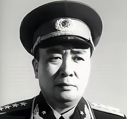1951年5月的一天，正在朝鲜战场上的廖政国将军看到我军刚刚缴获的美式榴弹炮，突