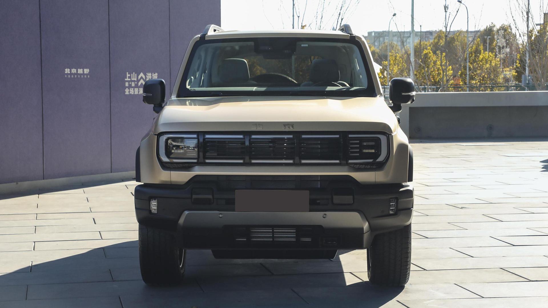 售价19.48万元，外观硬朗时尚，BJ40增程元境智行版上市！