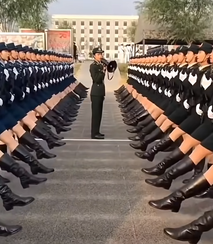 我大中华的女兵不仅颜值高，关键是战斗力在线