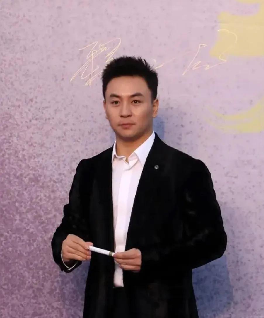 "武校选址都在学区房黄金地段，这眼光绝了！"