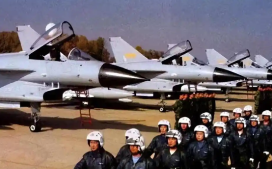 新中国成立后，解放军淘汰了两个军种、五个兵种，你知道是哪些吗？