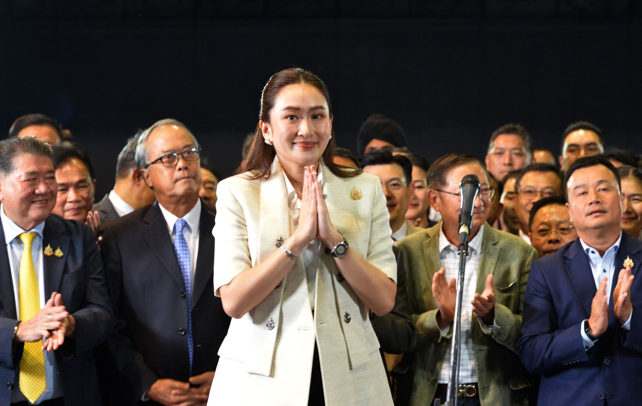 佩通坦这一仗，可谓赢到彻底！泰王亲自出面，毫不留情地撕碎了洪森精心策划的碰瓷戏码