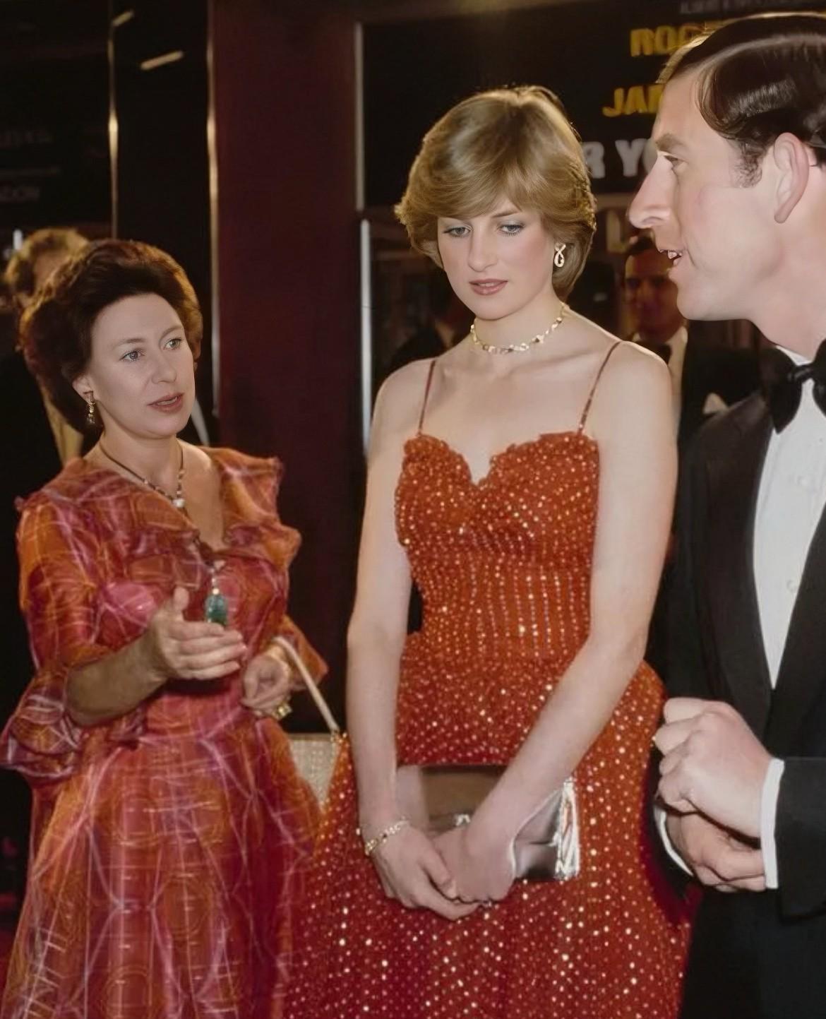 1981年6月24日，戴安娜王妃还是英国准太子妃。
已订婚，还没举行婚礼。
她与