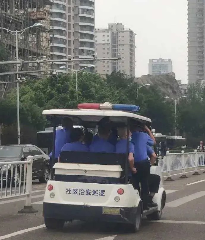 这个遇到交警该怎么办？