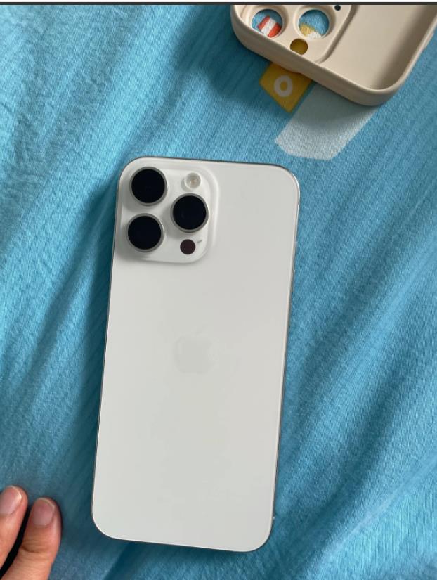 刚看到一则数据，iPhone16 Pro Max激活数量1100多万台，Pro也