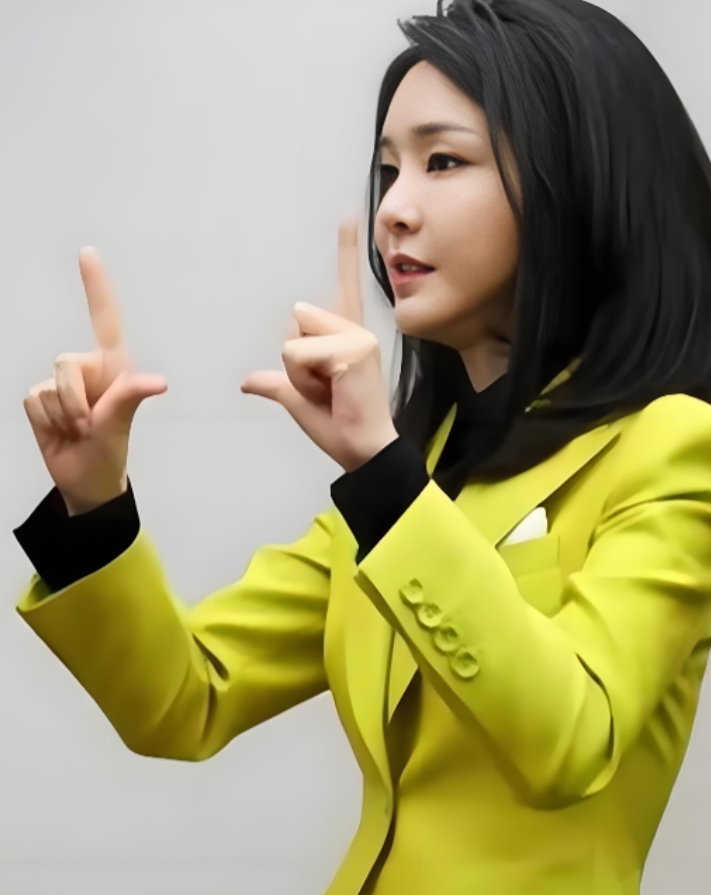 金建希的苦难真正开始了！韩国检方已经正式开始传唤金建希。，但金建希是否会到案尚不