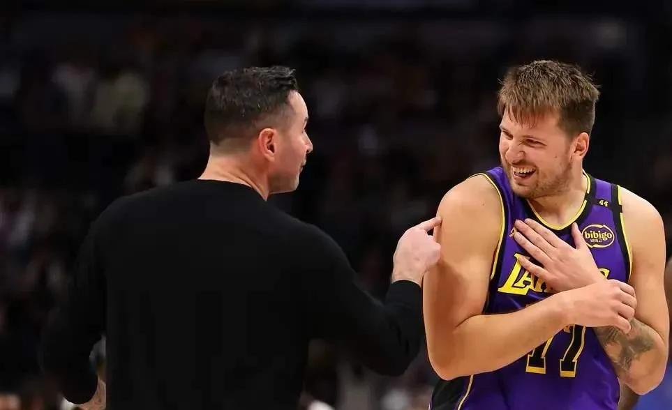 兄弟们情况有变，本赛季NBA总冠军百分之百会出自以下几支球队。
1.湖人，夺冠概