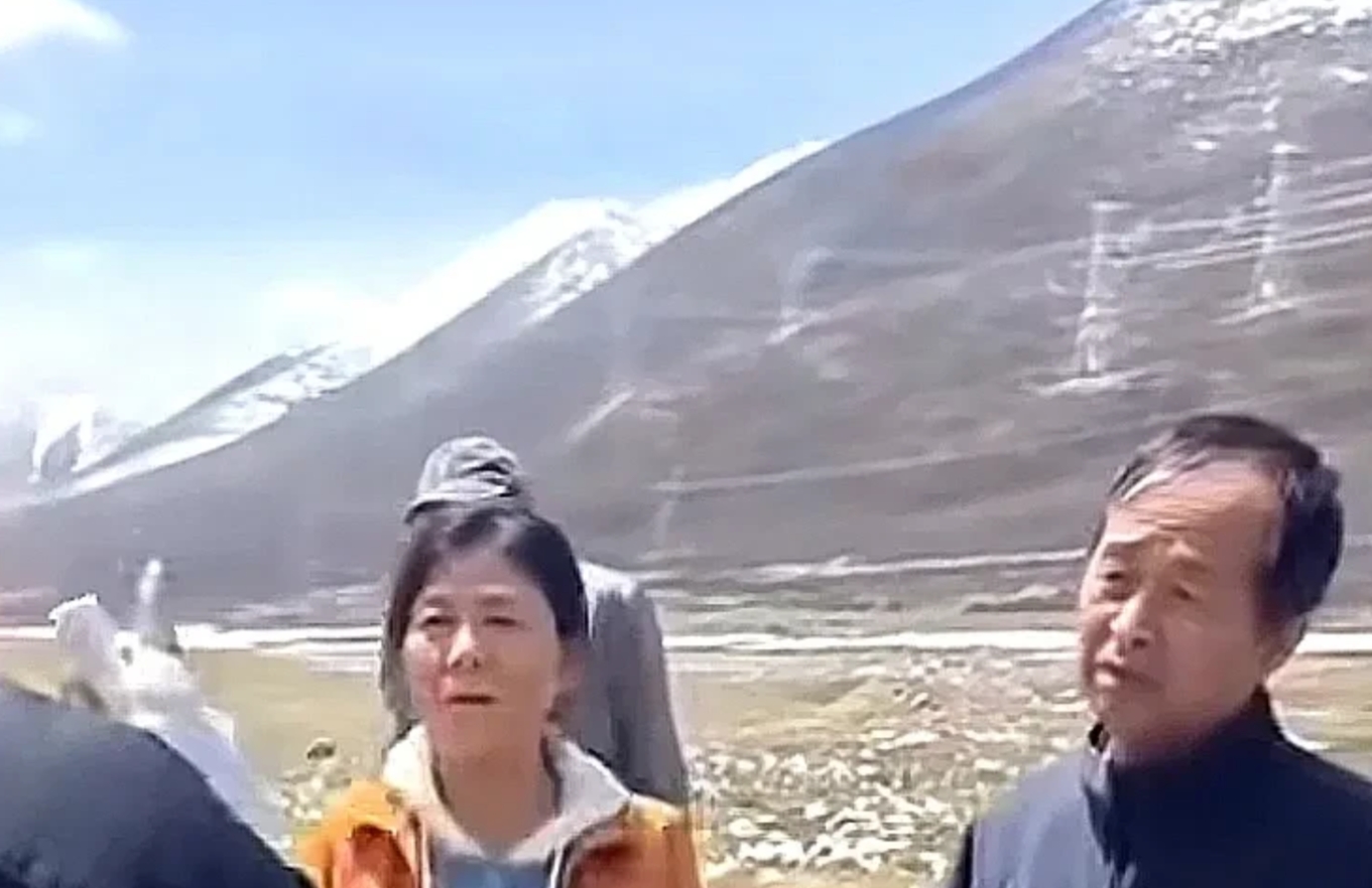 这俩口子要“火”！
      5月8日，某网友发了一段视频，著名的川藏线318