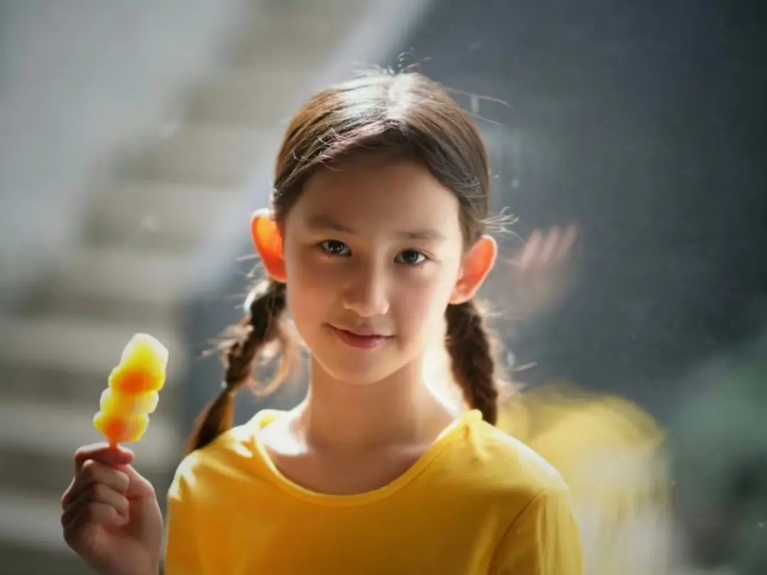 孙莉和黄磊的二女儿，太像黄磊了
