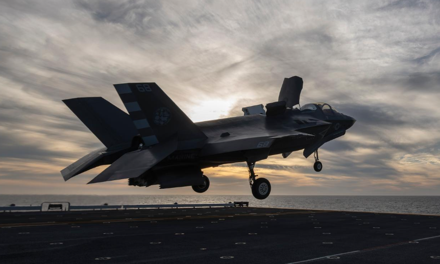 日本空中自卫队订购的F-35B，正在美国沃斯堡进行出厂试飞，今年底之前就会交付。