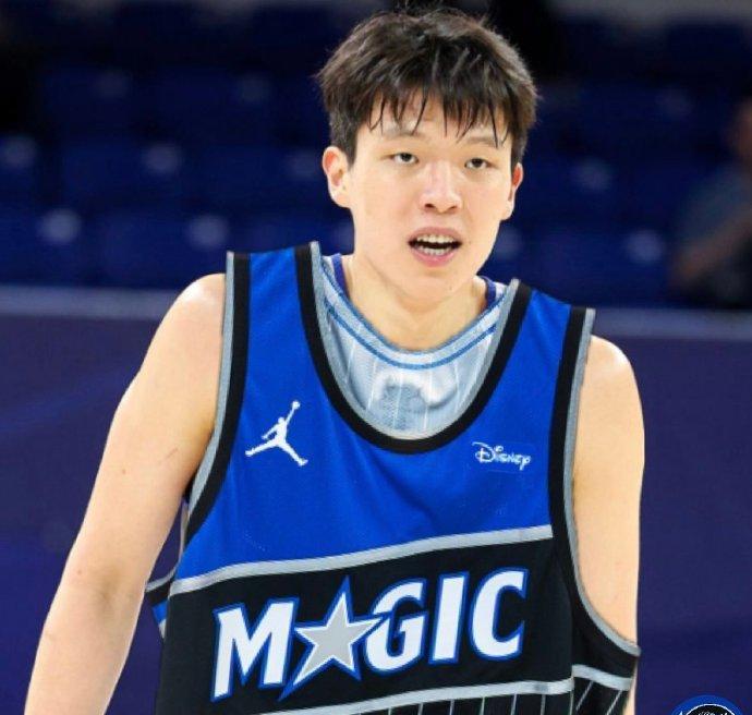 新科状元弗拉格！开拓者选中杨瀚森！
一年一度的选秀大会来袭，多少球队忍辱负重、辛
