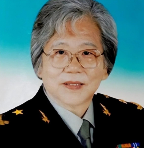 1978年，彭德怀追悼会上，彭老侄女彭钢听到悼词后，提出了2个要求。

1978