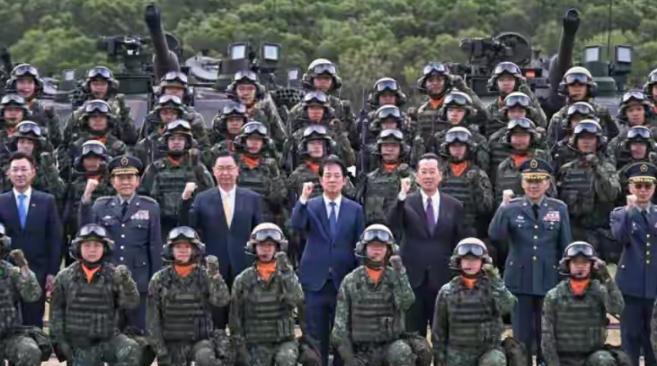 台独武装10月31日正式亮相，赖清德在成军典礼上高喊：“唯有实力才能换来和平”，