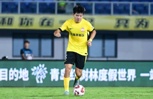 据体坛周报报道，当地时间25日凌晨5点半（北京时间25日10点半），徐彬告别吉达