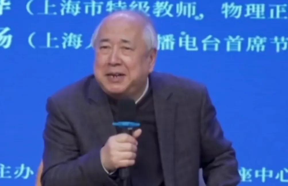 2022年，钱学森的儿子钱永刚讲述，父亲拿到一百万，看都没看就递给了秘书：“捐出