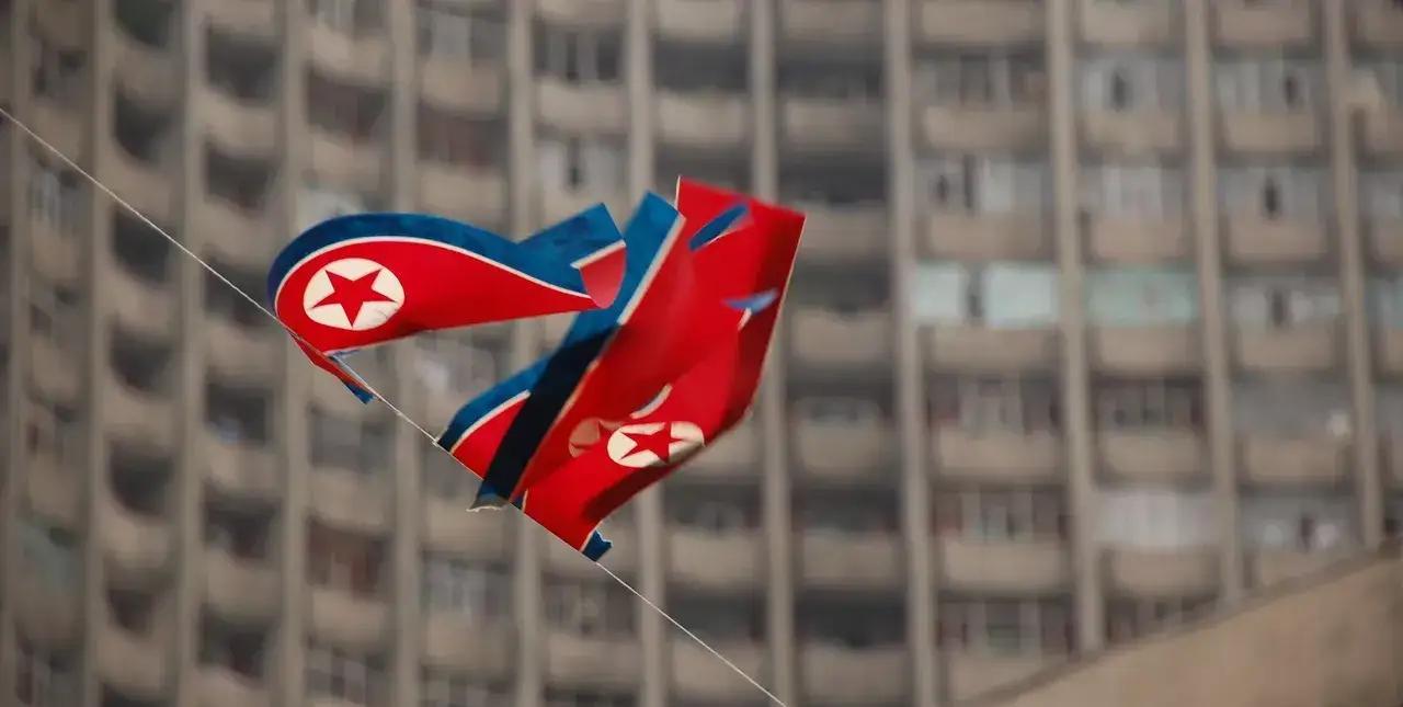 朝鲜亮出秘密武器！对美韩发出毁灭性威胁！
金正恩在朝鲜第十四届最高人民会议上讲话