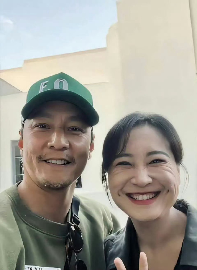 一张是吴彦祖发的，一张是贾玲助理发的