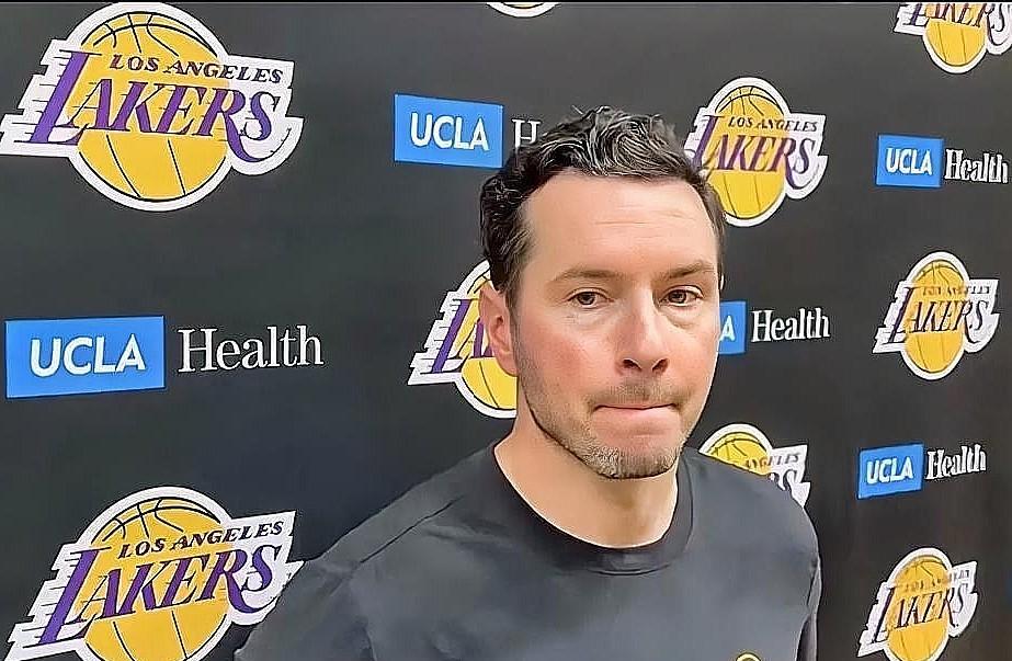 湖人主帅雷迪克又生气了！
今日队内训练结束后，雷迪克接受记者采访谈到昨天球队的A