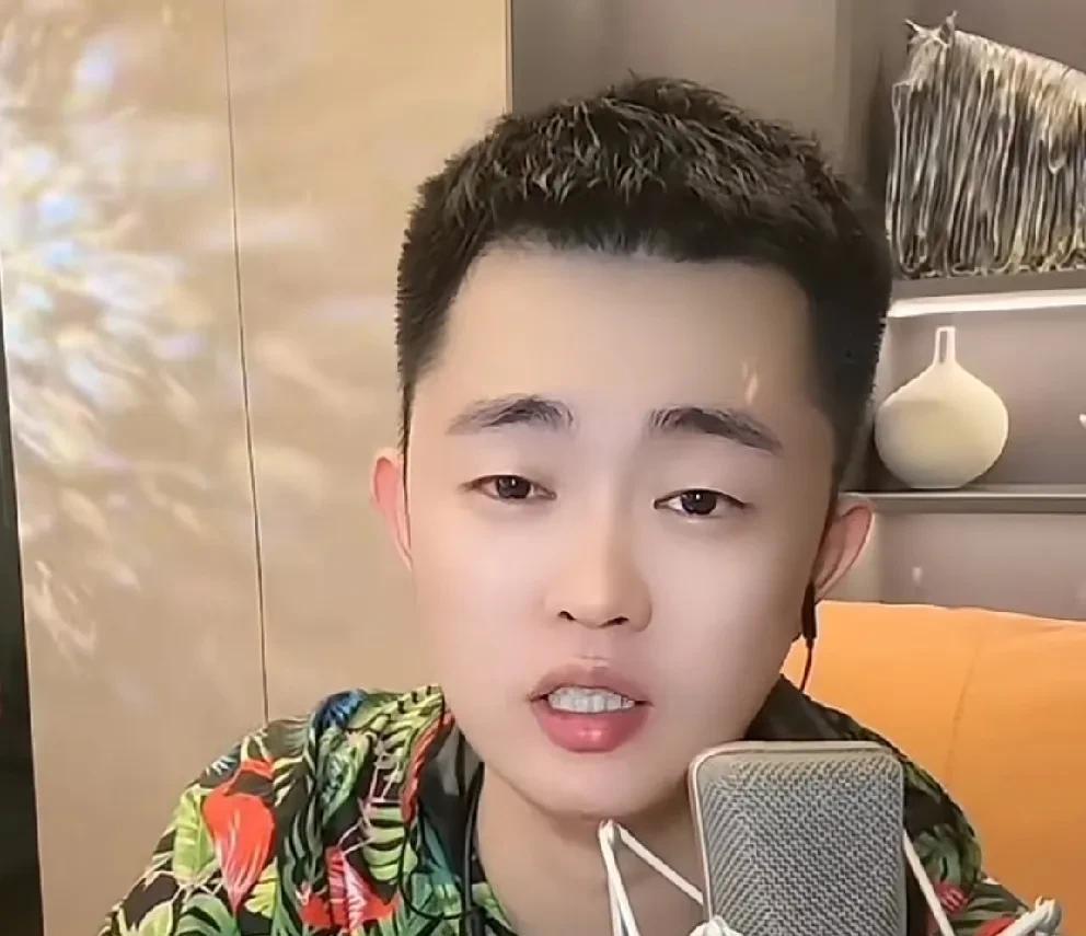 巴扎黑自曝出狱时借钱被拒，杭州办活动只为能站稳脚跟助力“小冠军”崛起！
来杭州办