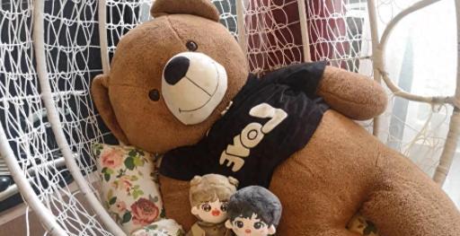 江苏淮安，一男子支付3700元网购实体娃娃后，发现规格只有1.58米，与卖家事前