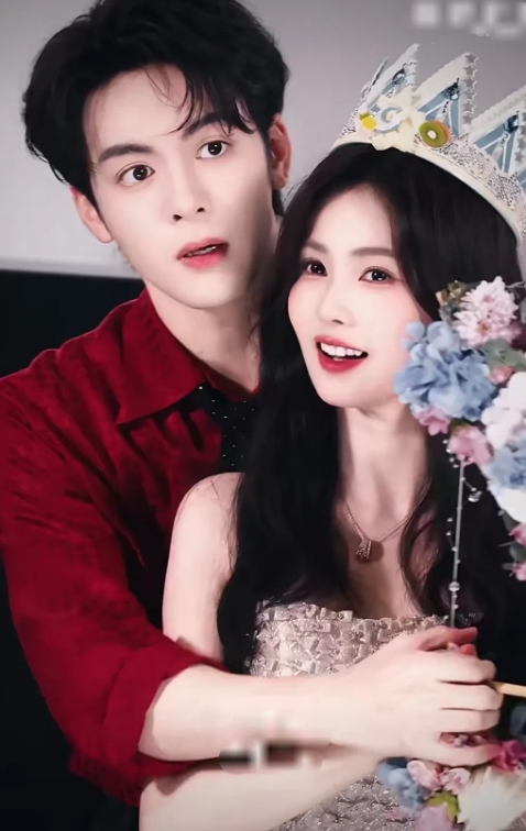 甜晕了!白鹿、曾舜晞《临江仙》剧宣像一对新婚小夫妻举办婚礼🥰
一个仙到爆，一个