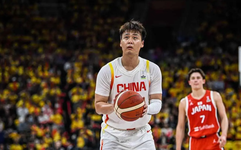 虽然亚洲杯已经结束，对于中国男篮队长赵睿来说这次亚洲杯是终身难忘的。近日赵睿在接