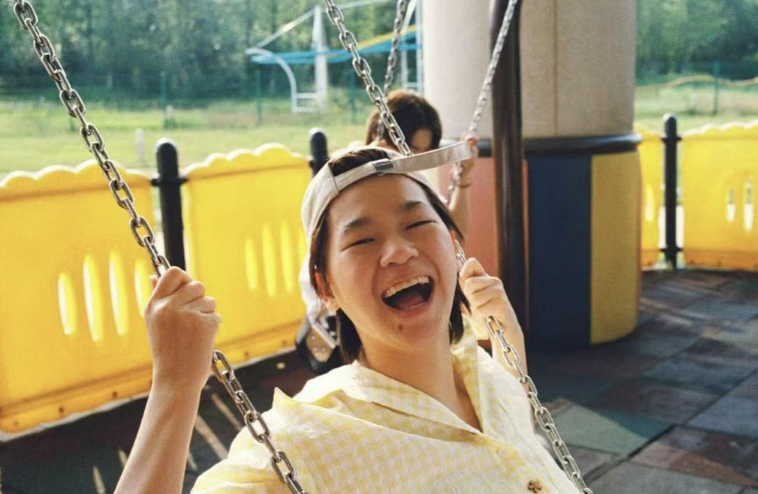 全红婵晒照笑容满面 郭晶晶话点醒退赛摘银争议