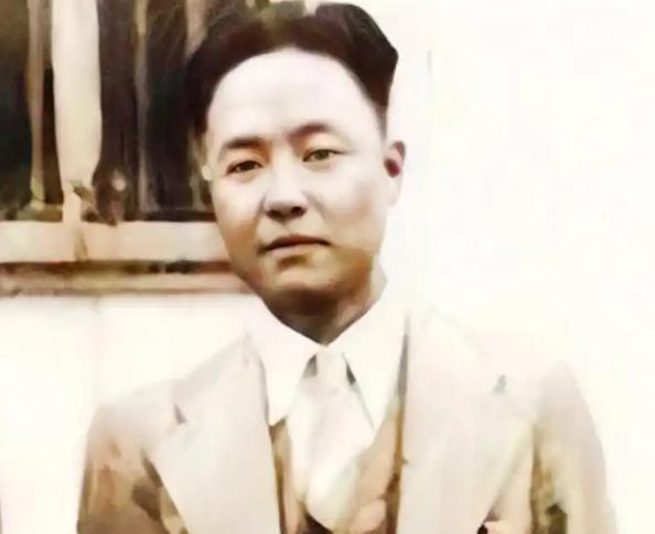 1939年，“5重间谍”袁殊被76号逮捕，李士群亲自审问他，可袁殊却是一点不慌：