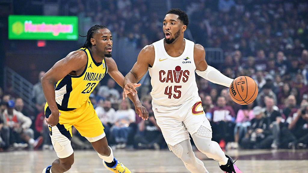 米切尔33+5+4创NBA历史第1神迹，骑士难敌步行者！哈利伯顿22+13