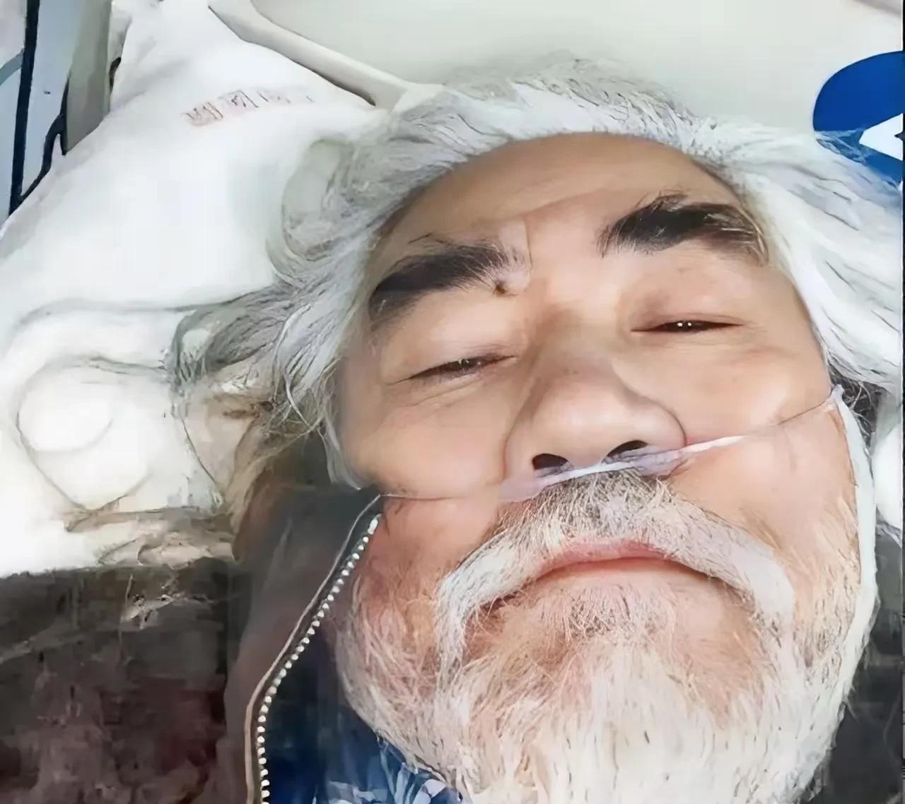 张纪中这个年龄还在拼，好样的，果断点赞。
毕竟有4个孩子需要养，靠啥养呢，当然是
