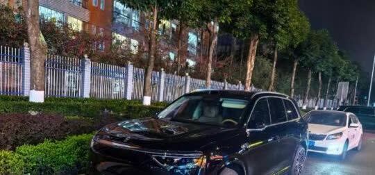 谁的M8停路边被我拍到了？🚗
浙江周边想要组团定车的别犹豫了，人多力量大！！