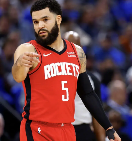 NBA重磅消息：杜兰特正式来火箭队了！
值得火蜜高兴的是，从太阳交易来阿杜，火箭