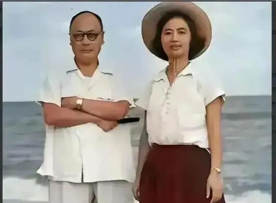 1958年，陈毅在一次饭局上，当着周总理的面，和妻子吵了起来：“哎呀，我跟总理喝