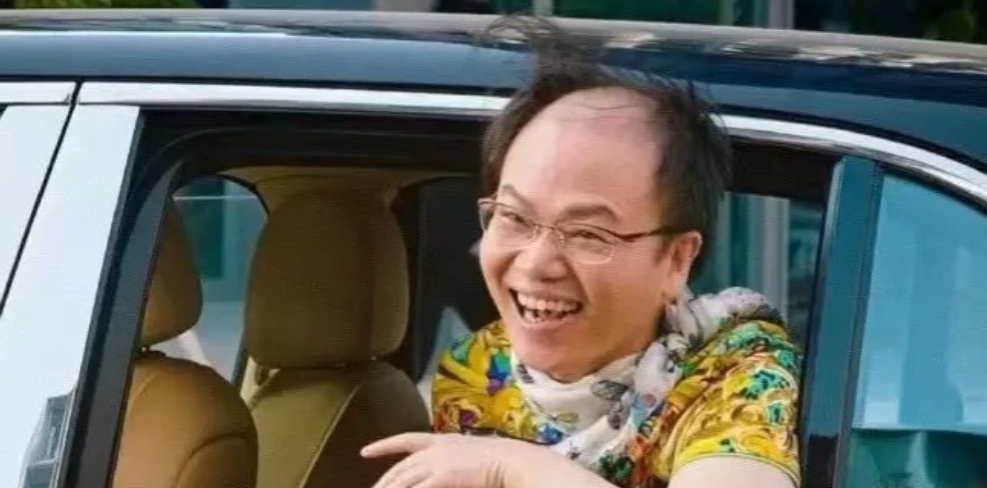 吴京之前有过劝女孩别进娱乐圈的名言，还被骂爹味，现在看来，还是业内人士知道行业有
